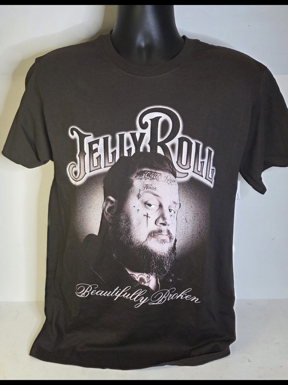 Jelly Roll “Beautifully Broken” Graphic Tee Mens Medium